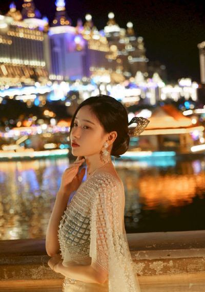 男人吃奶故事_蓝光影视在线观看