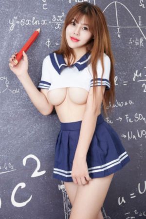 无毛美女自慰喷水应用免费_4K高清视频播放