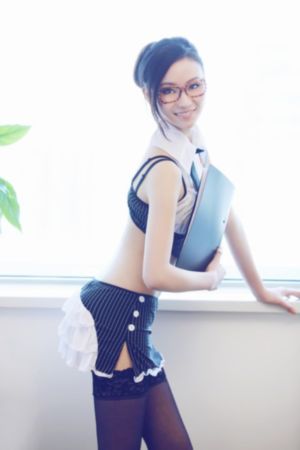酒吧美女现场跳舞视频_HD天堂在线